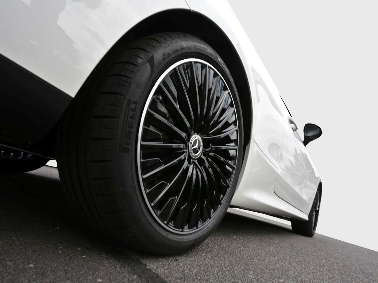 Mercedes-Benz CLE 200 Cabriolet AMG Night Burmester 360?