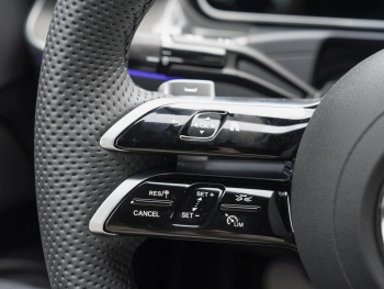 Mercedes-Benz CLE 220 d Cabriolet AMG Night Distronic 360° AHK