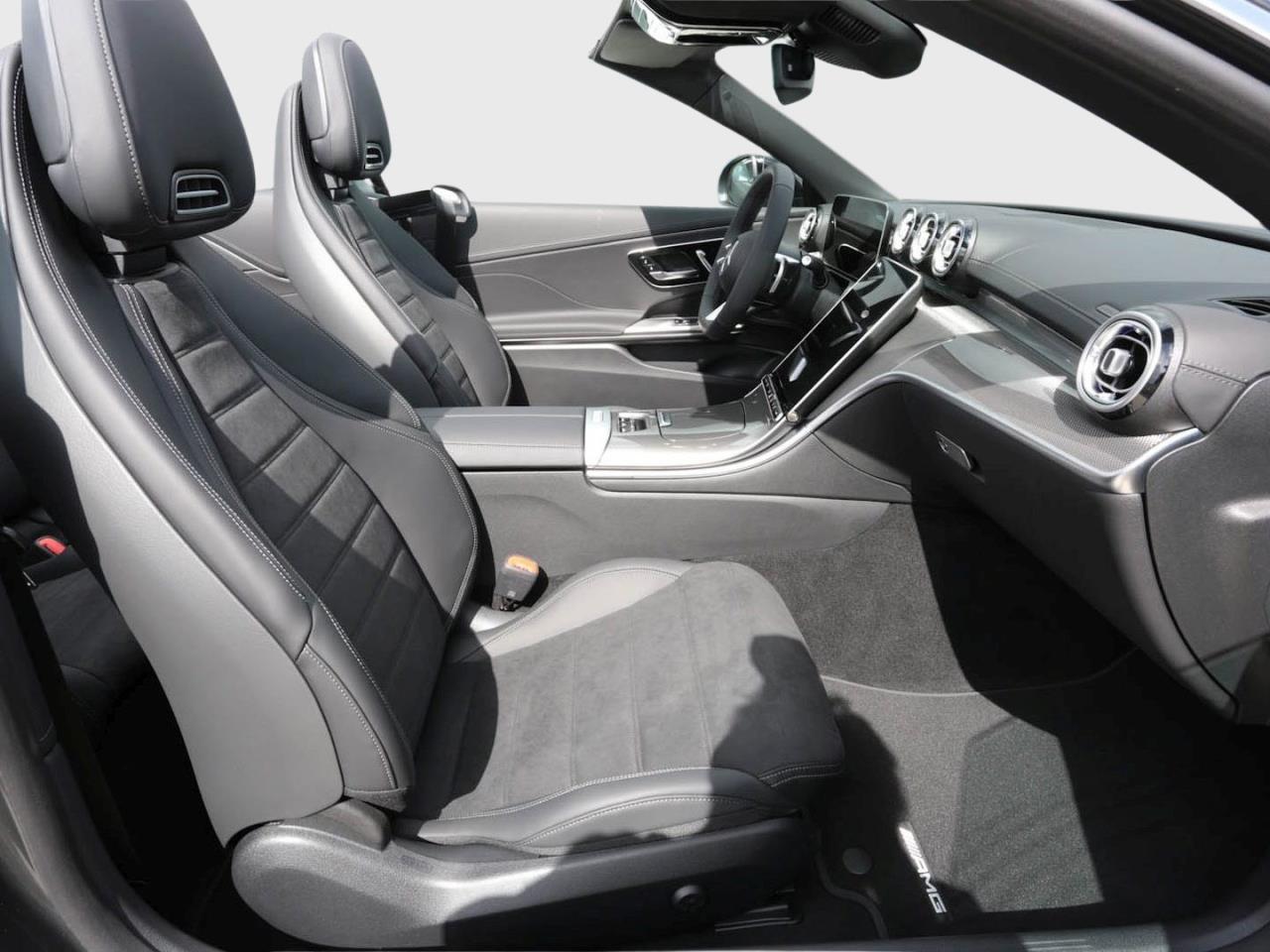 Mercedes-Benz CLE 300 4MATIC Cabriolet AMG Night Distronic AHK