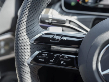 Mercedes-Benz CLE 300 4MATIC Cabriolet AMG 360° Distronic HUD