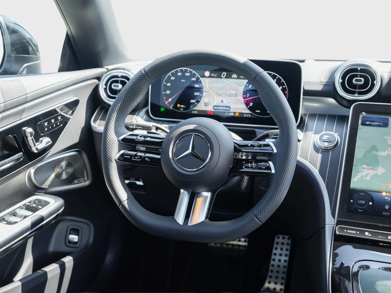 Mercedes-Benz CLE 300 4MATIC Cabriolet AMG 360° Distronic HUD