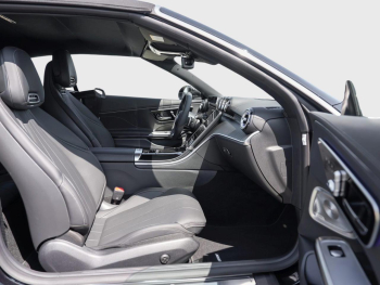 Mercedes-Benz CLE 300 4MATIC Cabriolet AMG 360° Distronic HUD