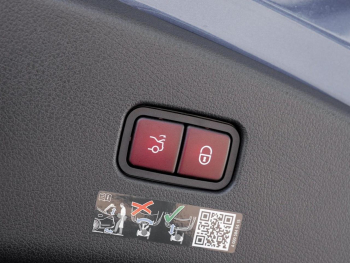 Mercedes-Benz CLE 300 4M Coupé AMG Night Distronic Memory 360°