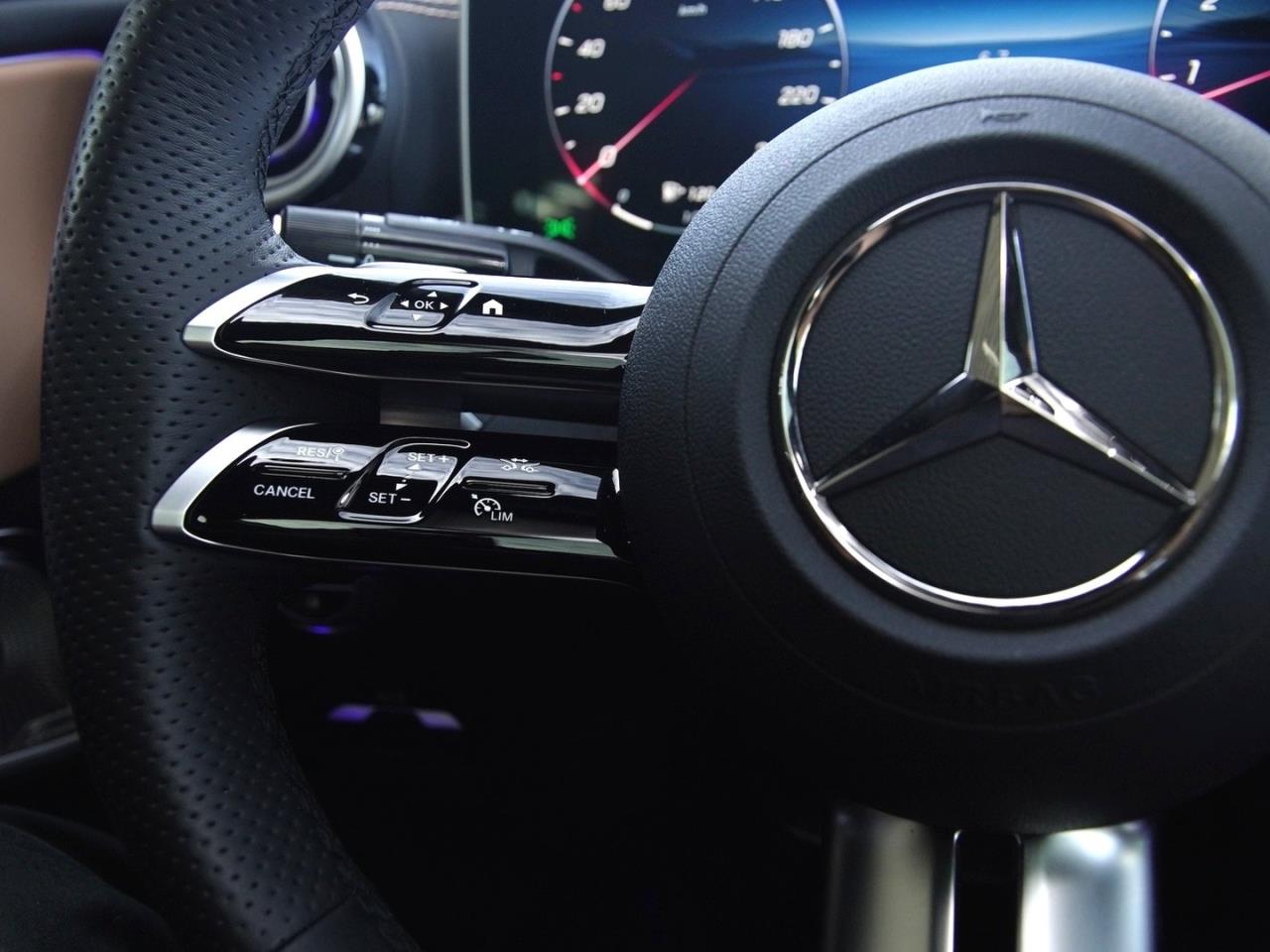 Mercedes-Benz CLE 450 4M Coupé AMG Night Panorama HeadUp 360°