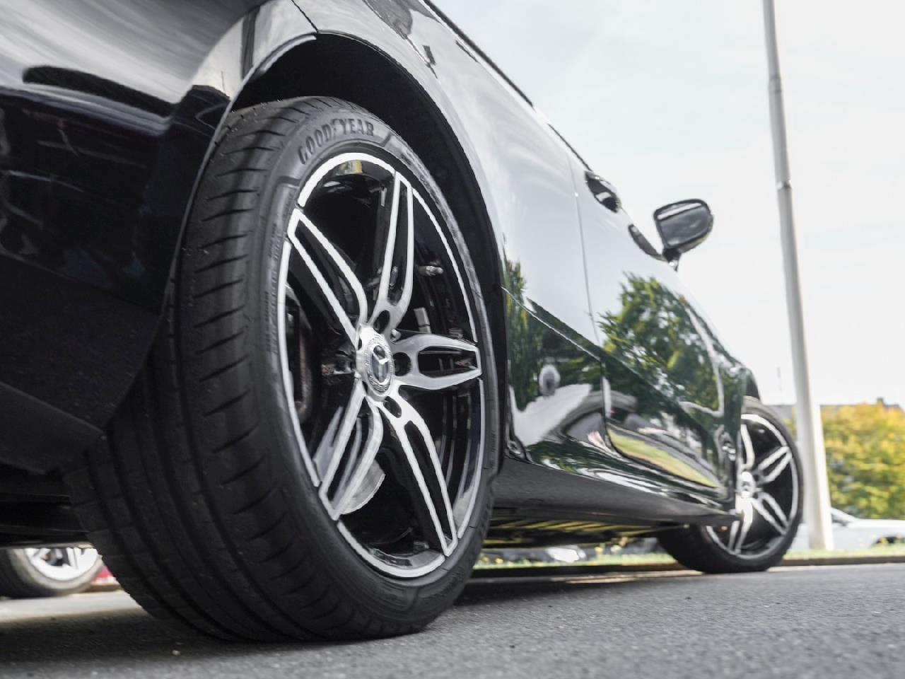 Mercedes-Benz E 400 4M Cabrio AMG Night Kamera Burmester