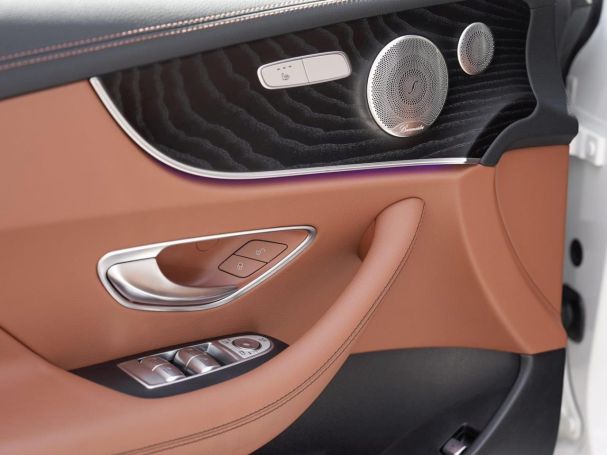 Mercedes-Benz E 300 Coupé AMG Night MBUXNavi+ Burmester 360?