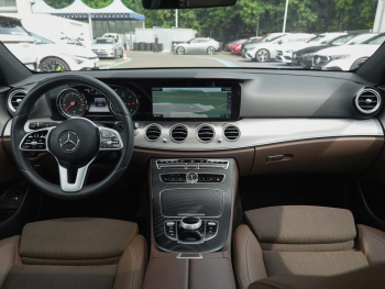 Mercedes-Benz E 200 d T Avantgarde Schiebedach Standhzg Kamera