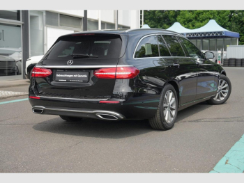 Mercedes-Benz E 200 d T Avantgarde Schiebedach Standhzg Kamera