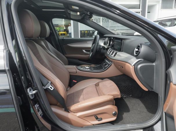 Mercedes-Benz E 200 d T Avantgarde Schiebedach Standhzg Kamera