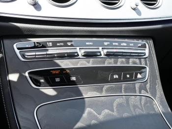Mercedes-Benz E 220 d 4M T AMG Night Kamera Burmester Easy-P