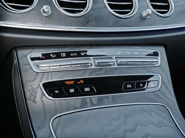Mercedes-Benz E 220 d 4M T AMG Night Distronic+ 360° Widescreen