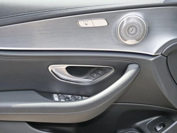 Mercedes-Benz E 300 d 4M T AMG Night Panorama Easy-P 360° AHK