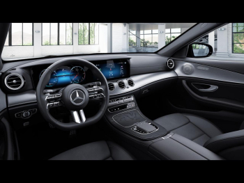 Mercedes-Benz E 300 d 4M T AMG Night Panorama Easy-P 360° AHK