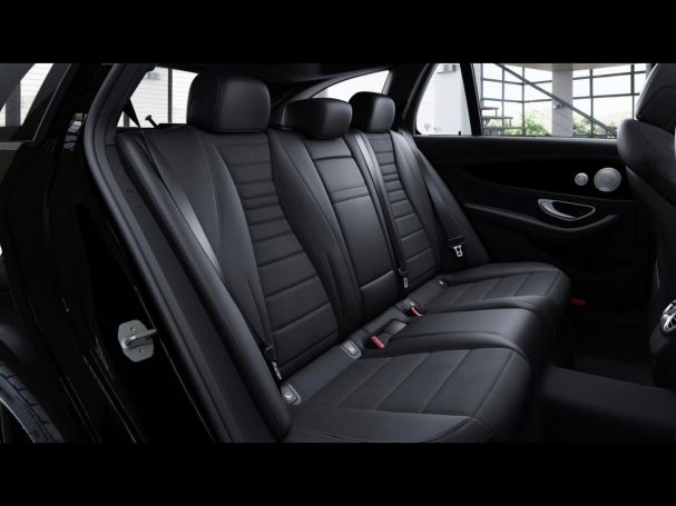 Mercedes-Benz E 300 d 4M T AMG Night Panorama Easy-P 360° AHK