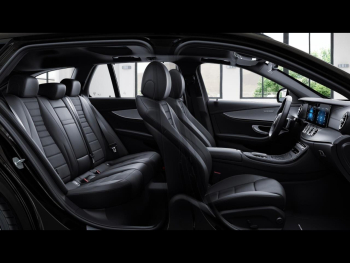 Mercedes-Benz E 300 d 4M T AMG Night Panorama Easy-P 360° AHK