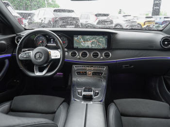 Mercedes-Benz E 300 d T AMG Schiebedach Kamera Totwinkel EasyP