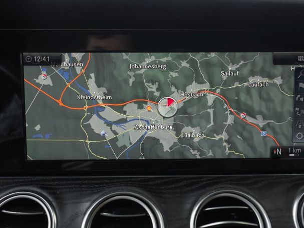 Mercedes-Benz E 300 d T AMG Schiebedach Kamera Totwinkel EasyP