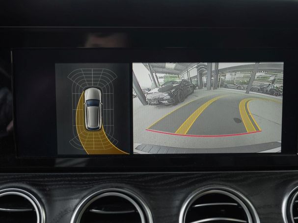 Mercedes-Benz E 300 d T AMG Schiebedach Kamera Totwinkel EasyP