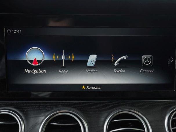 Mercedes-Benz E 300 d T AMG Schiebedach Kamera Totwinkel EasyP