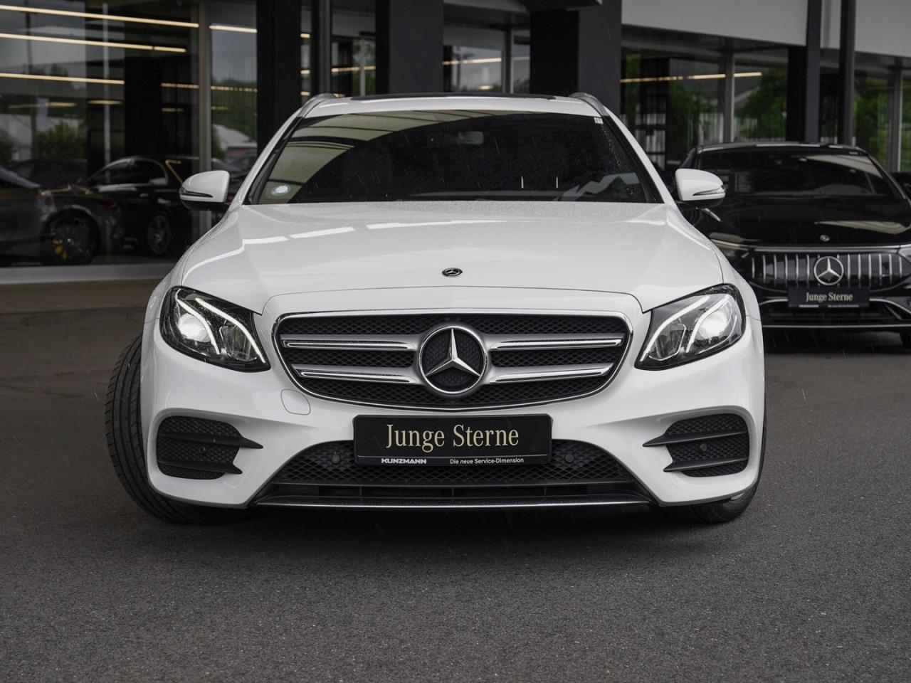 Mercedes-Benz E 300 d T AMG Schiebedach Kamera Totwinkel EasyP