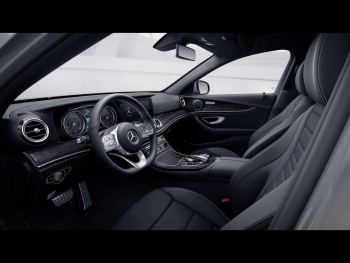 Mercedes-Benz E 300 d T AMG Schiebedach Kamera Totwinkel EasyP