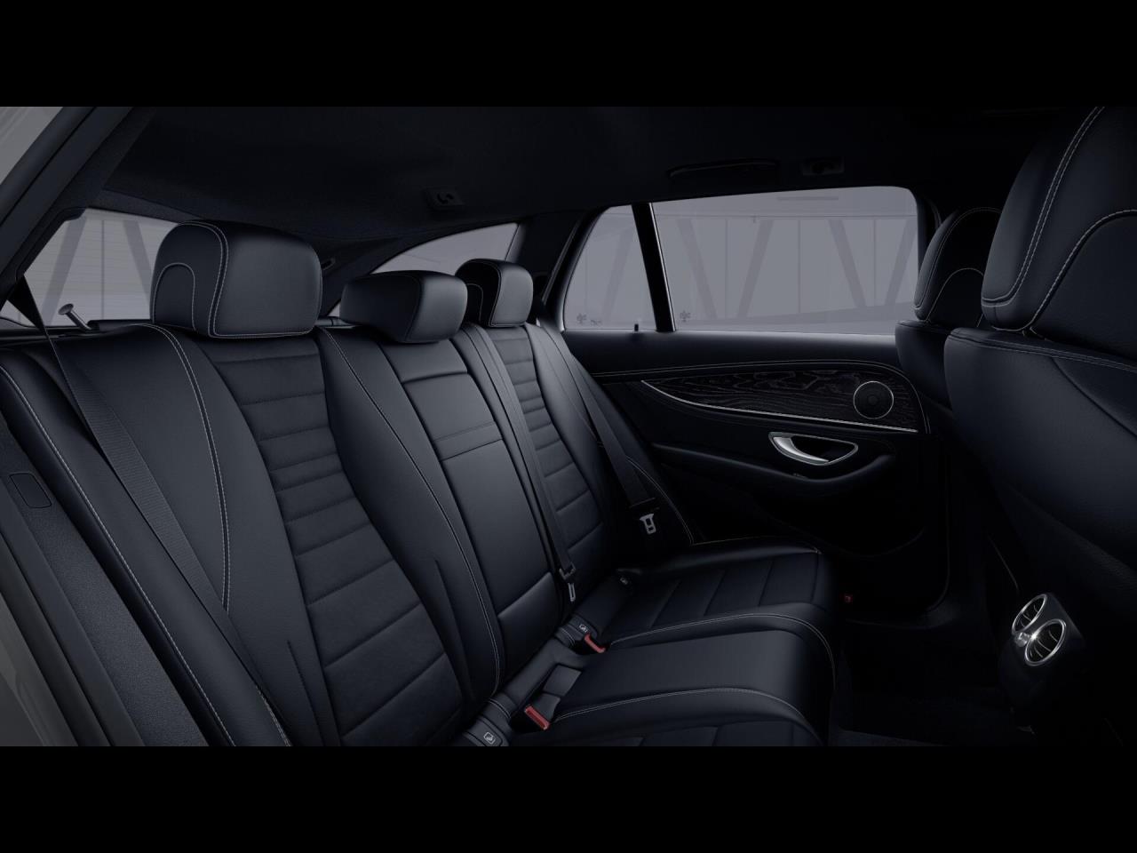 Mercedes-Benz E 300 d T AMG Schiebedach Kamera Totwinkel EasyP