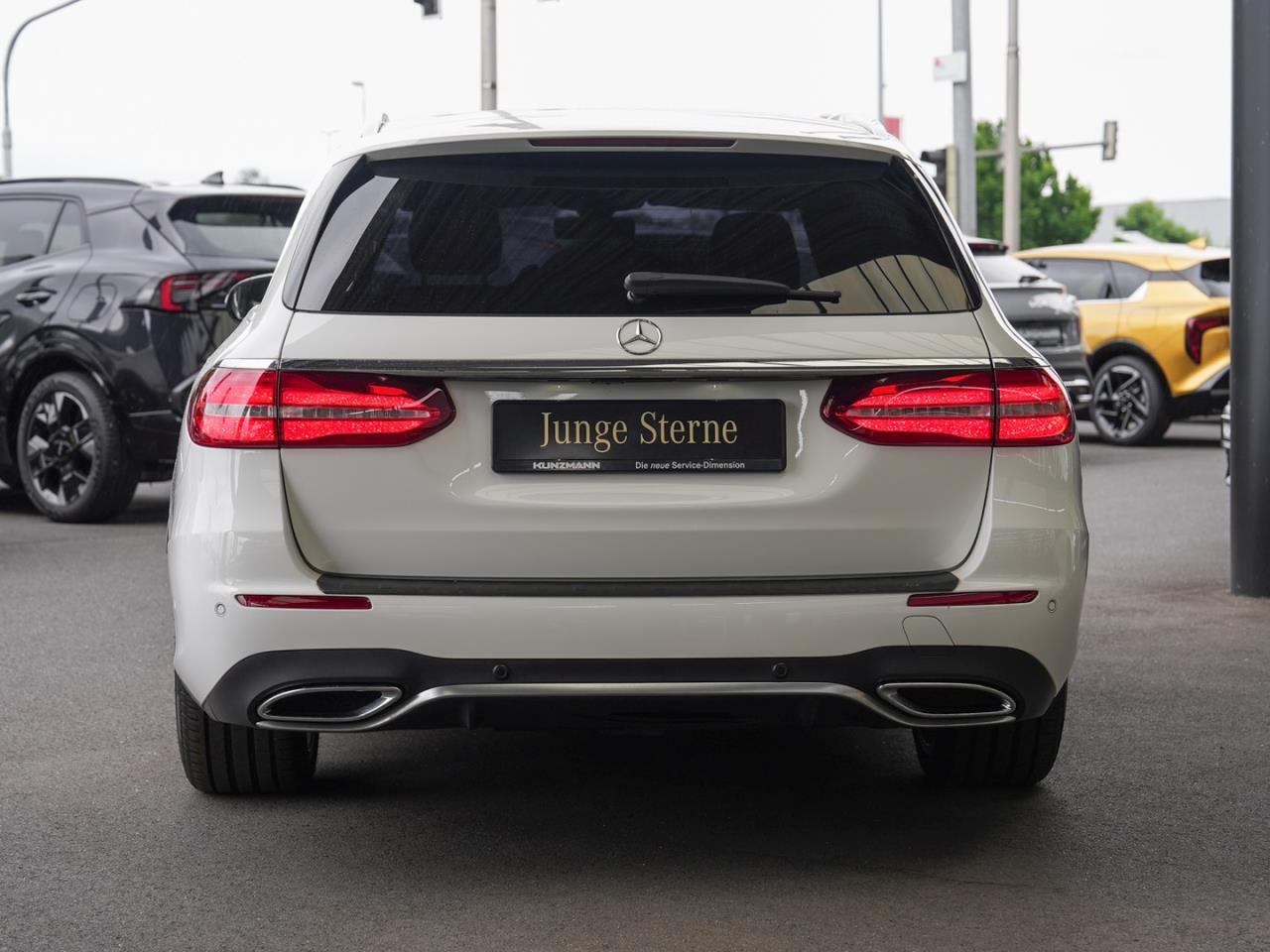 Mercedes-Benz E 300 d T AMG Schiebedach Kamera Totwinkel EasyP