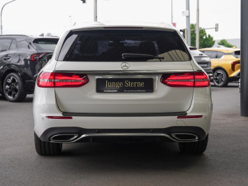 Mercedes-Benz E 300 d T AMG Schiebedach Kamera Totwinkel EasyP