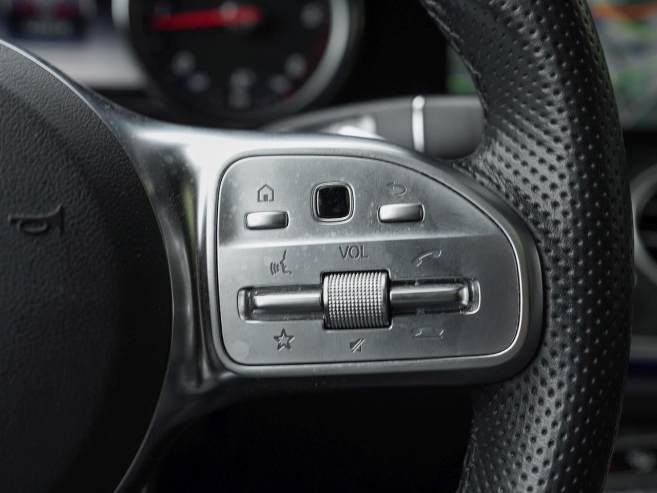 Mercedes-Benz E 300 d T AMG Schiebedach Kamera Totwinkel EasyP