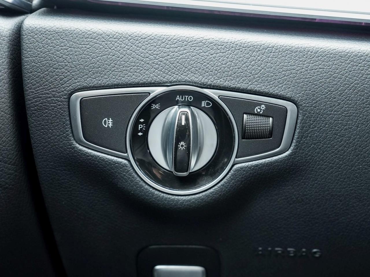 Mercedes-Benz E 300 d T AMG Night Distronic+ Kamera HUD