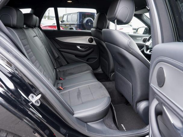 Mercedes-Benz E 300 d T AMG Night Distronic+ Kamera HUD