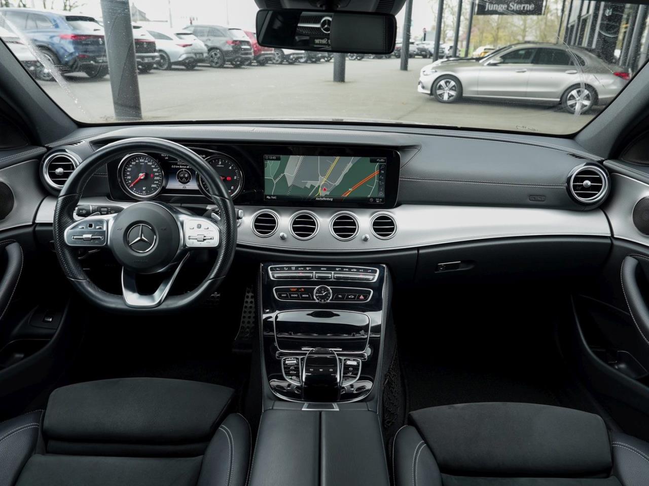 Mercedes-Benz E 300 d T AMG Night Distronic+ Kamera HUD