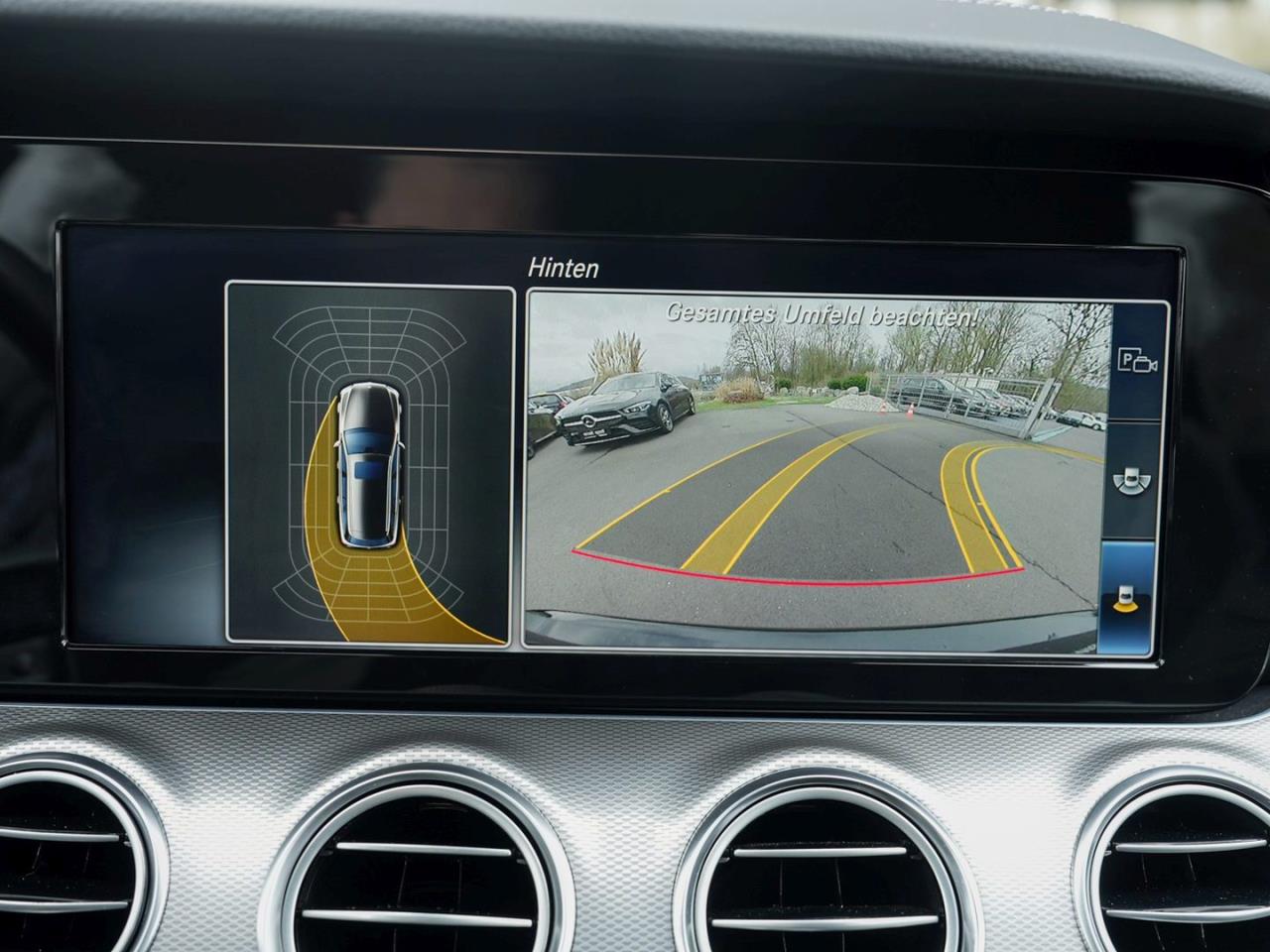 Mercedes-Benz E 300 d T AMG Night Distronic+ Kamera HUD