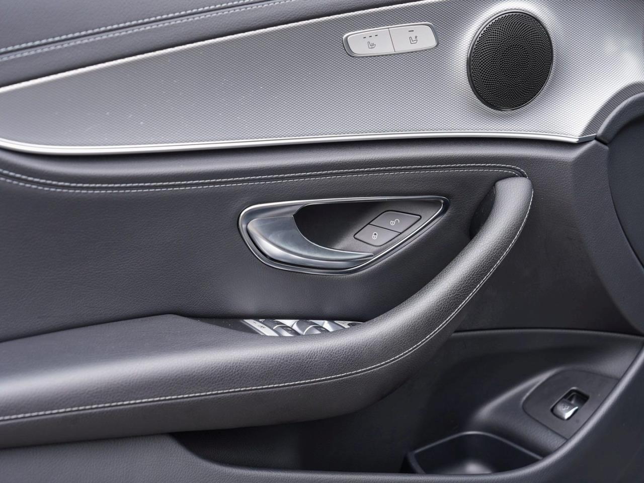 Mercedes-Benz E 300 d T AMG Night Distronic+ Kamera HUD