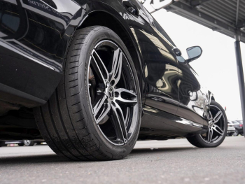 Mercedes-Benz E 300 d T AMG Night Distronic+ Kamera HUD