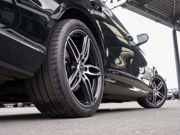Mercedes-Benz E 300 d T AMG Night Distronic+ Kamera HUD