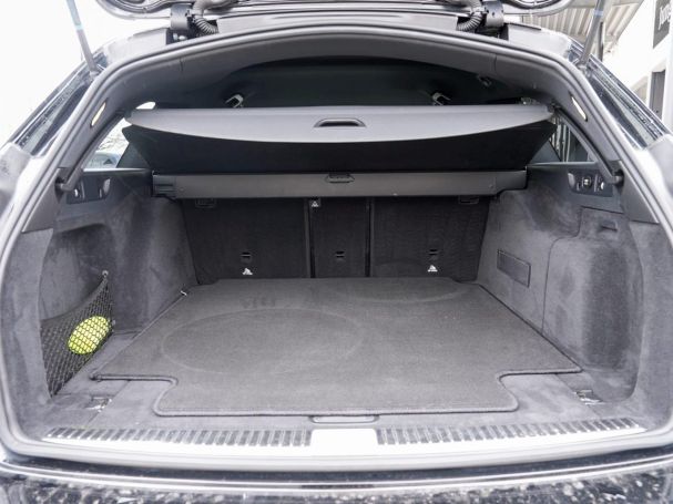 Mercedes-Benz E 300 d T AMG Night Distronic+ Kamera HUD