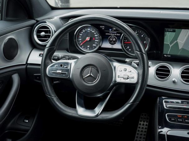 Mercedes-Benz E 300 d T AMG Night Distronic+ Kamera HUD