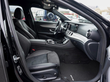 Mercedes-Benz E 300 d T AMG Night Distronic+ Kamera HUD