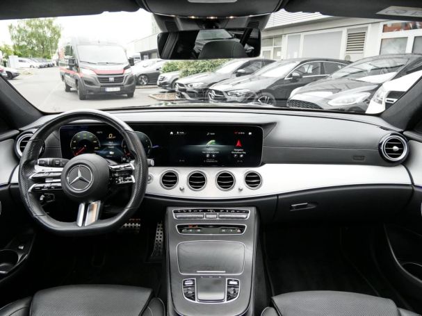 Mercedes-Benz E 300 de 4M T AMG Night Panorama Kamera EasyPack