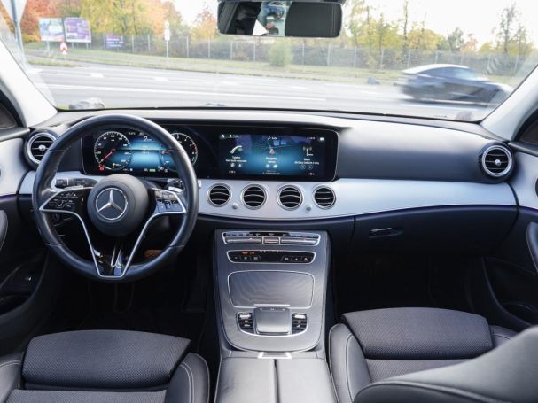 Mercedes-Benz E 300 de T Avantgarde Distronic+ Panorama Navi