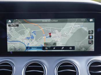 Mercedes-Benz E 300 de T Avantgarde Distronic+ Panorama Navi