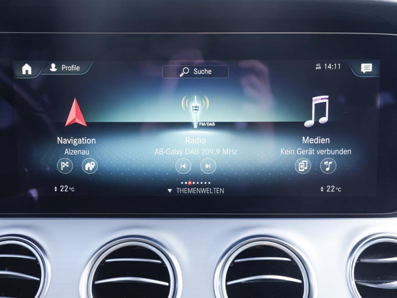 Mercedes-Benz E 300 de T Avantgarde Distronic+ Panorama Navi