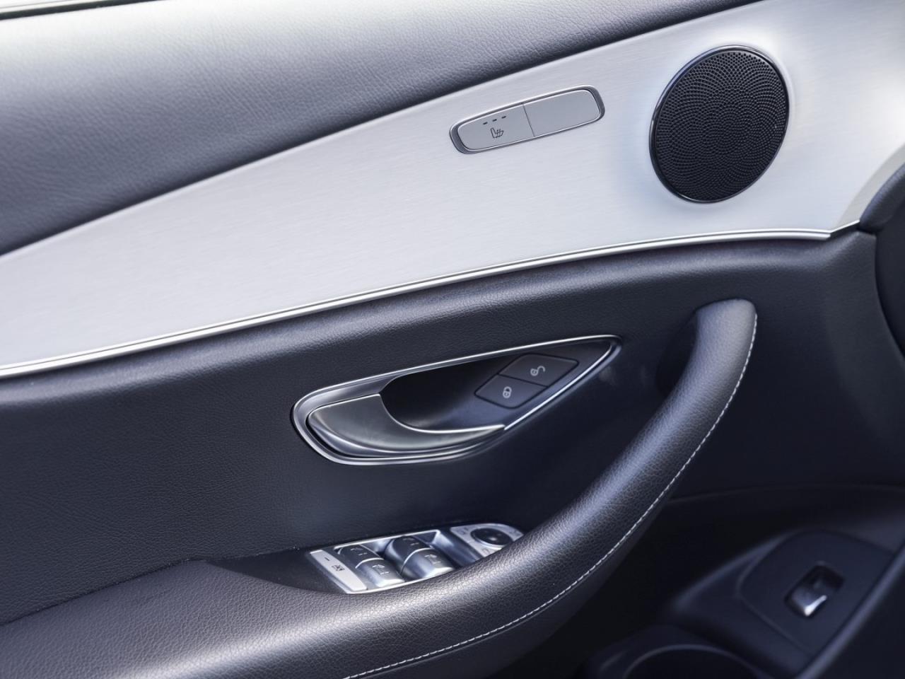 Mercedes-Benz E 300 de T Avantgarde Distronic+ Panorama Navi
