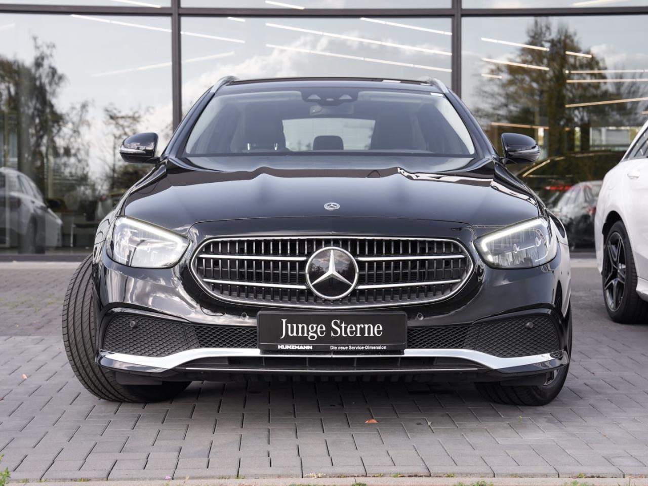 Mercedes-Benz E 300 de T Avantgarde Distronic+ Panorama Navi