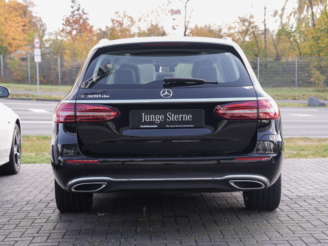 Mercedes-Benz E 300 de T Avantgarde Distronic+ Panorama Navi