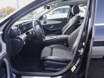 Mercedes-Benz E 300 de T Avantgarde Distronic+ Panorama Navi
