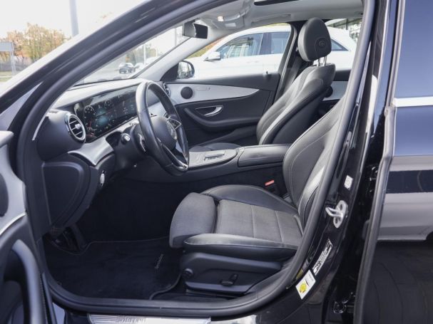 Mercedes-Benz E 300 de T Avantgarde Distronic+ Panorama Navi