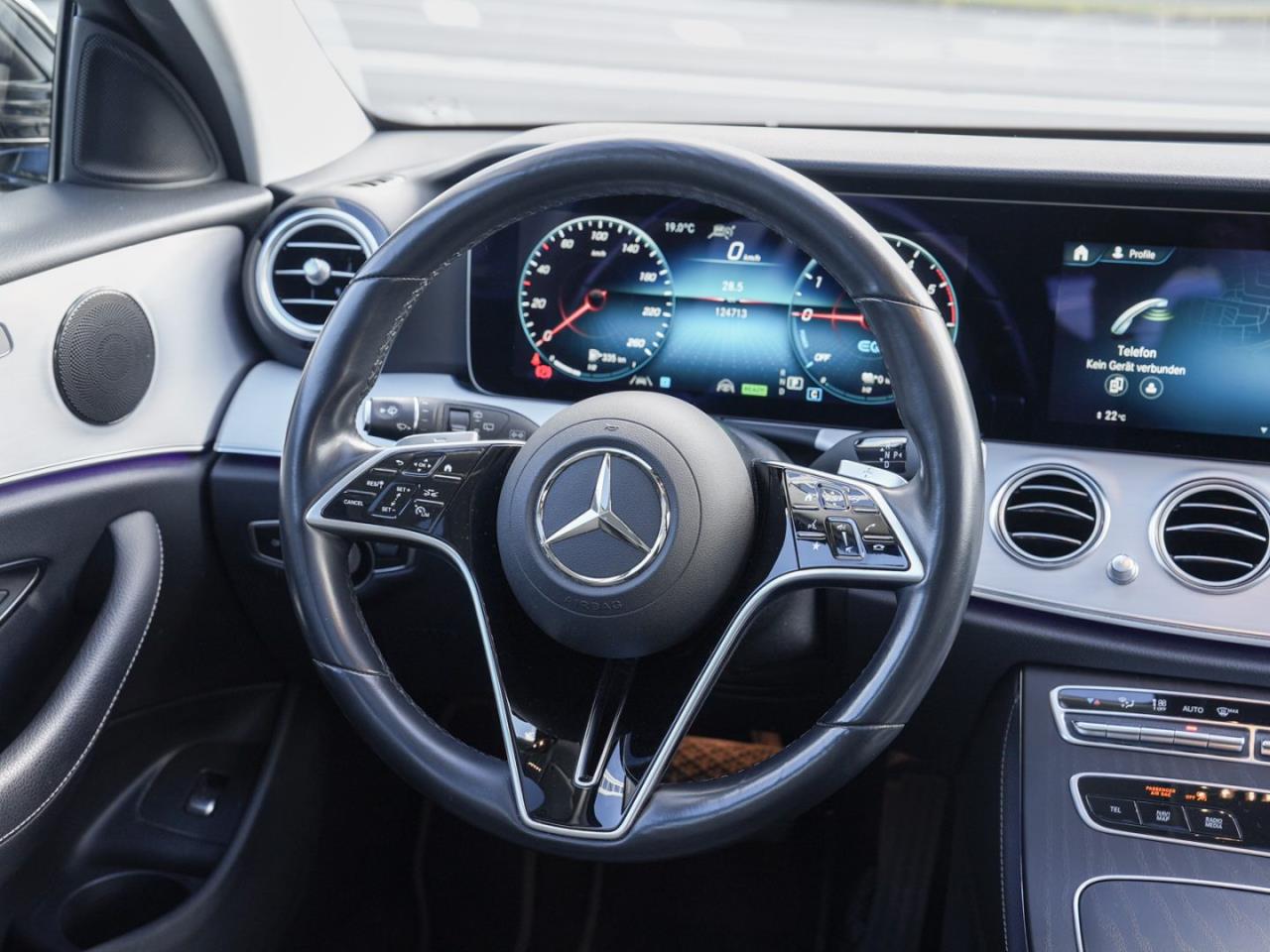 Mercedes-Benz E 300 de T Avantgarde Distronic+ Panorama Navi