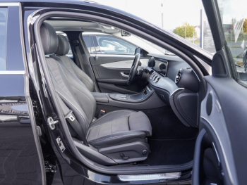 Mercedes-Benz E 300 de T Avantgarde Distronic+ Panorama Navi